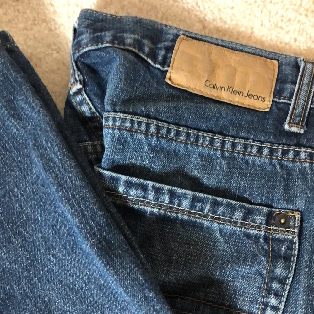 Lightly faded Calvin Klein Classic Jeans - Picture 2 of 2